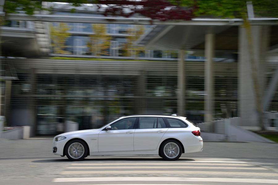  BMW 520d Touring 2014 года  (фото 25 из 46)